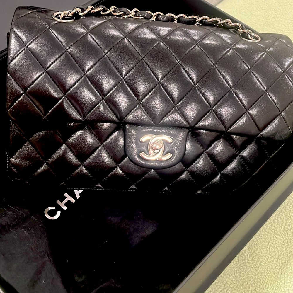 Chanel Classic Flap medium lambskin